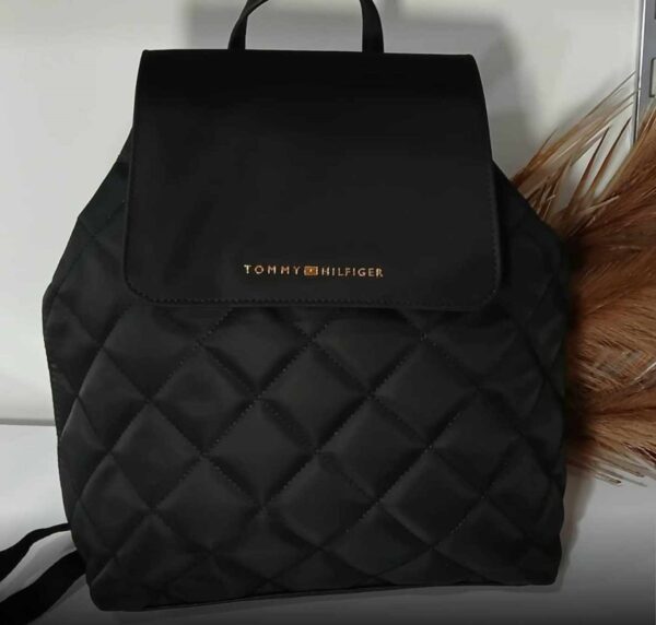 Bolso Tommy Negro con Dorado
