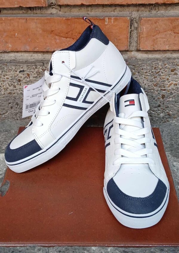 Zapatos Botiones Tommy Blancos con Azul