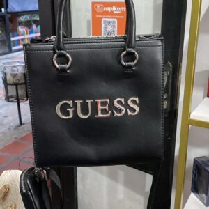 cartera guess negra mediana