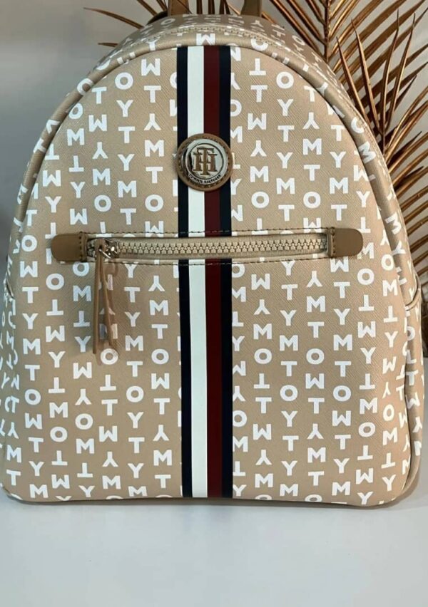 bolso tommy hilfiguer crema y blanco